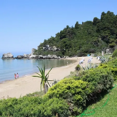 Glyfada Beachfront House 13 Tatil Evi