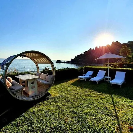 Glyfada Beachfront House 13 Tatil Evi