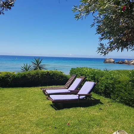 Glyfada Beachfront House 13 Tatil Evi